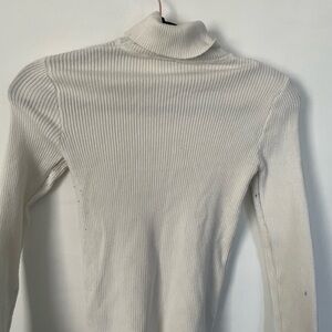 Ribbed long sleeve turtleneck